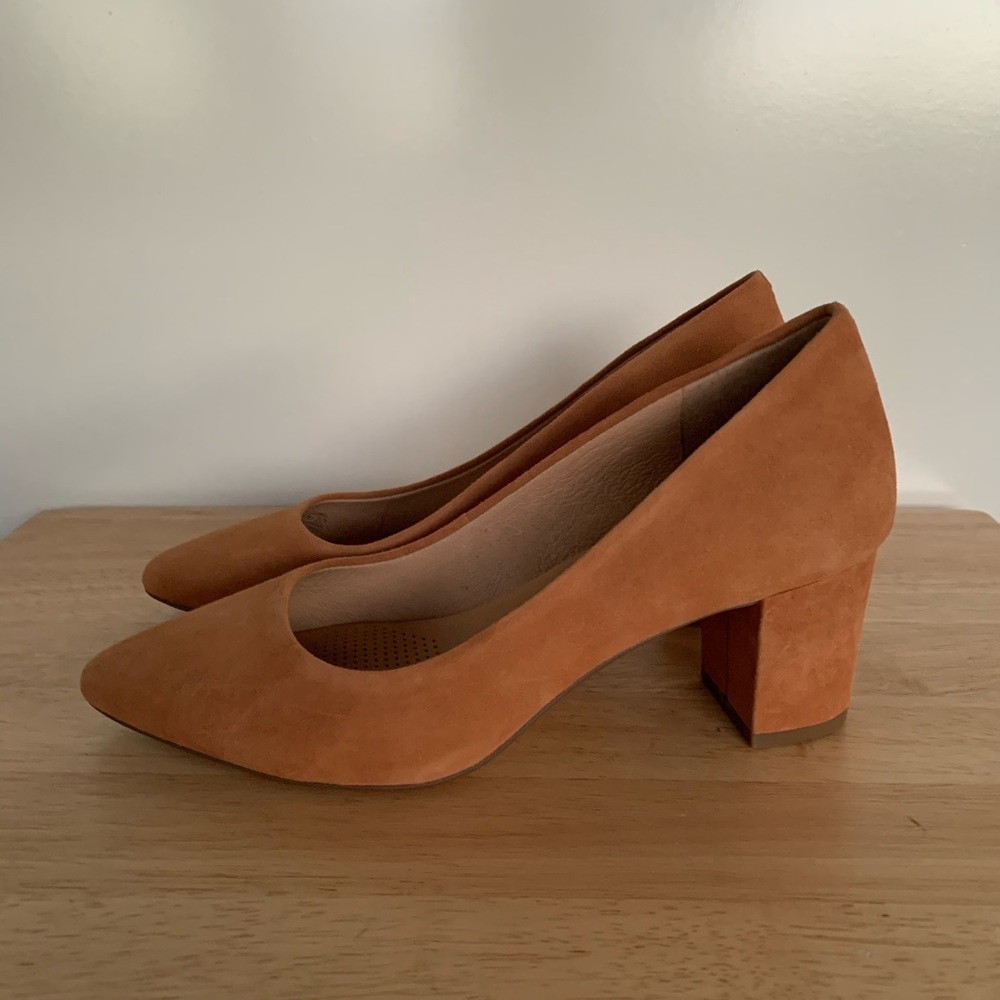 NEW Corsco Como Ryanna Suede Heeled Pumps